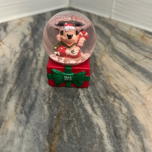 JCPenney Disney Mickey Mouse Snowglobe 2013 Christmas Holiday Santa New With Box - Picture 3 of 10
